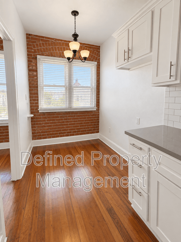 Echo Park Condo: 1324 Calumet Ave