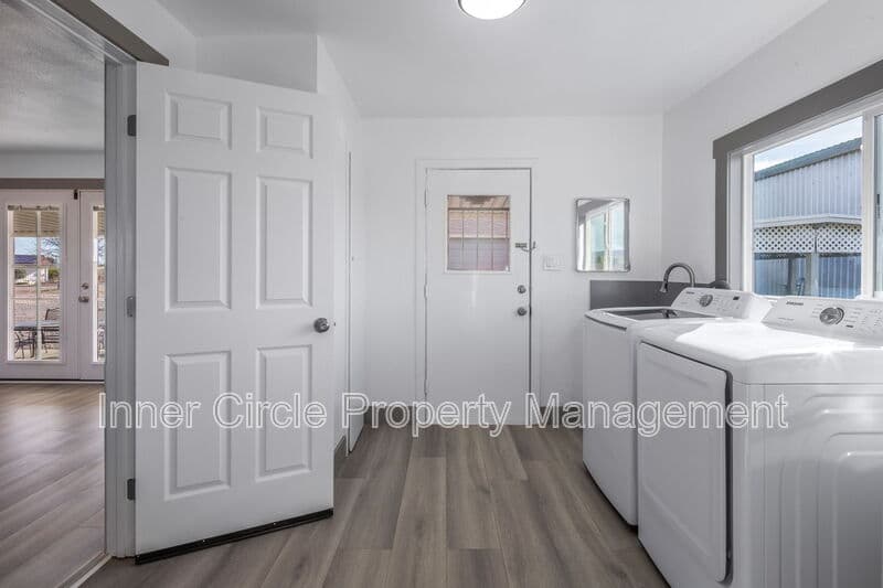 Brentwood House: 2750 Concord Avenue