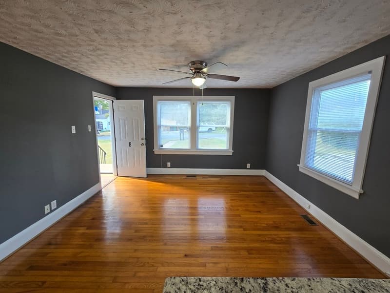 Richmond Condo: 5408 Linwood Ave
