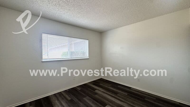 Apple Valley House: 13191 Kiowa Rd
