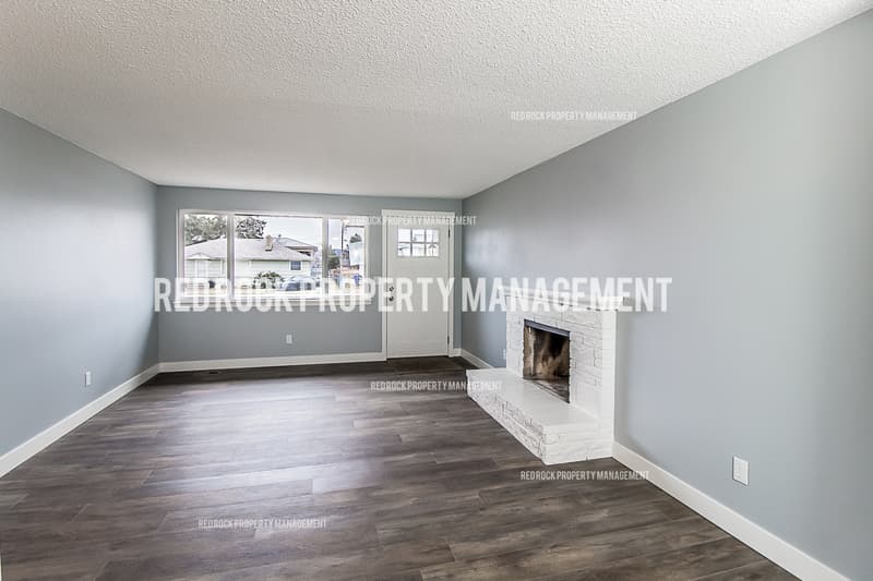 Spokane Valley House: 15313 East Broadway Avenue