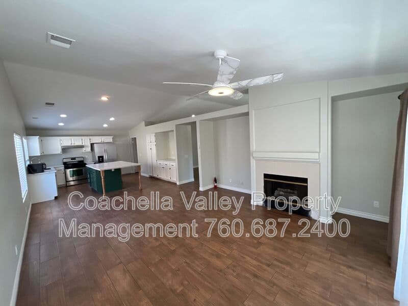 Indio House: 43209 Avenida Isabella