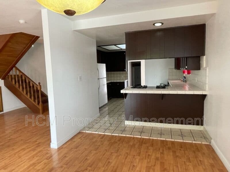 Long Beach House: 2605 E. Washington St.