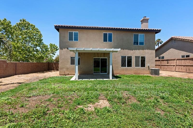 Menifee House: 29055 Emerald Cir.
