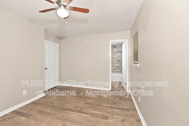 Montgomery House: 6220 Wares Ferry Road