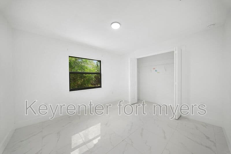 Lehigh Acres House: 668 CHEMSTRAND ST E