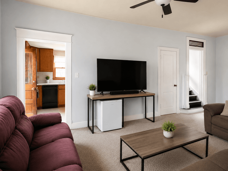 Ames House: 3202 Lincoln Way