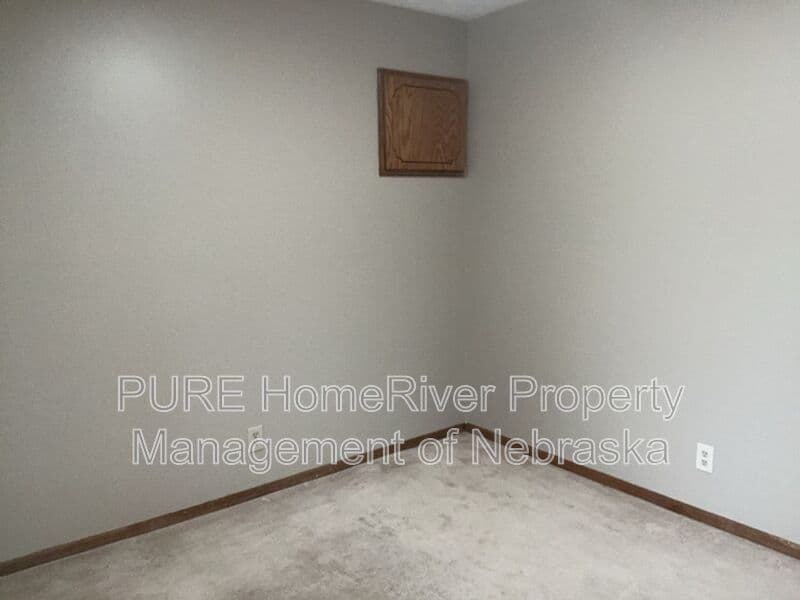 Ralston House: 6723 Woodbine Cir