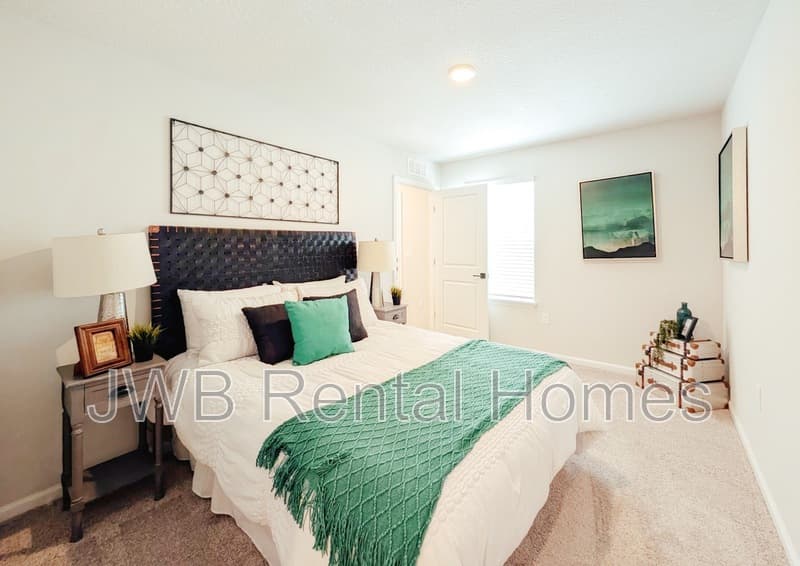 Jacksonville Townhome: 160 Barstow Pl