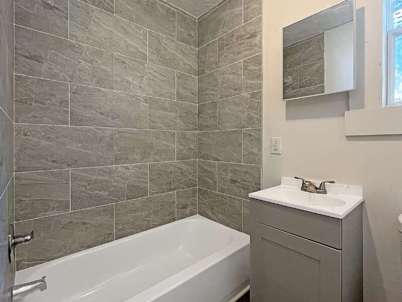 Savannah Condo: 1121 East 53rd Street
