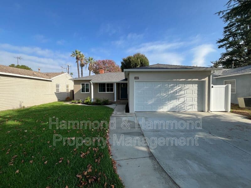 Sherman Oaks House: 13607 Huston St.