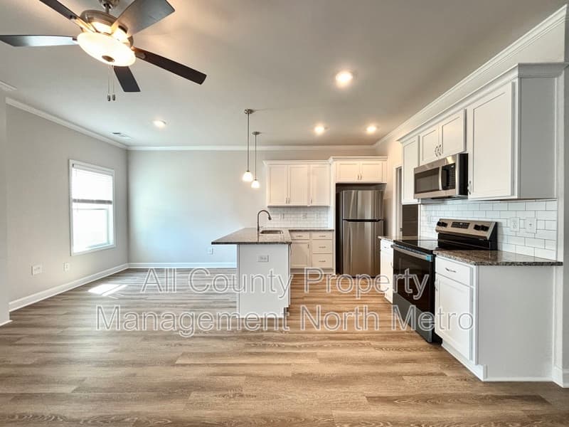 Lula Townhome: 6366 Pine Ridge Point