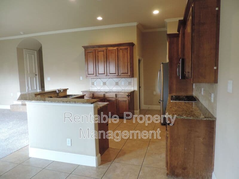 Irving House: 1835 Leann Ln.