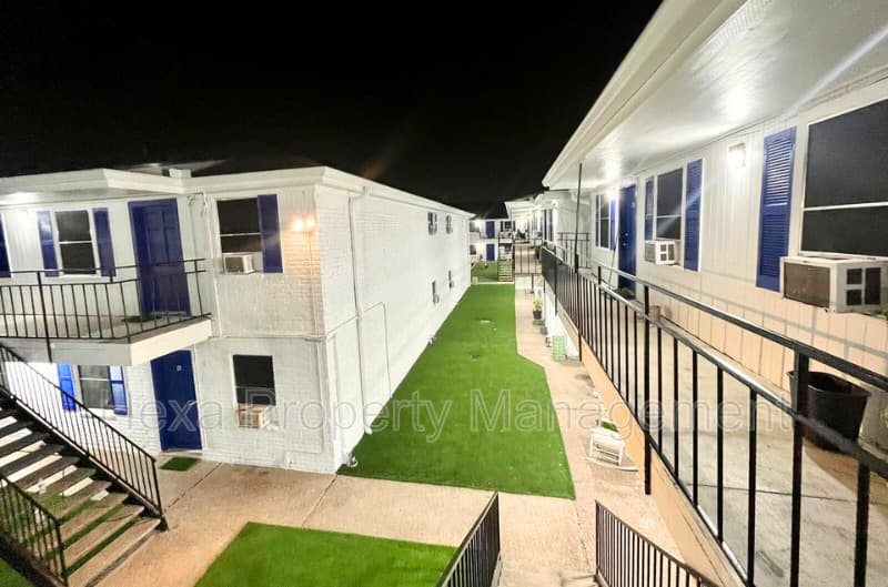 Houston Condo: 11211 S Post Oak Rd