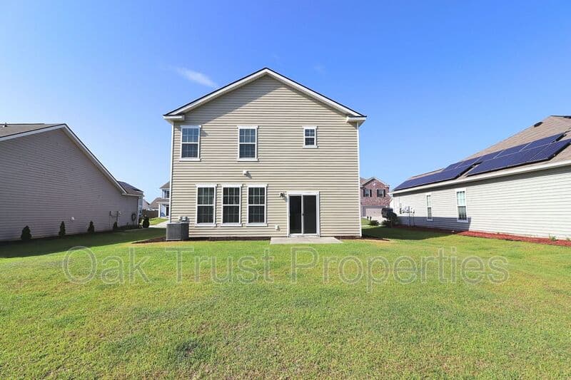 North Charleston House: 7716 Haywood Street