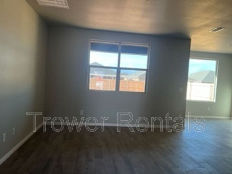 Odessa House: 1902 Twin Falls Dr
