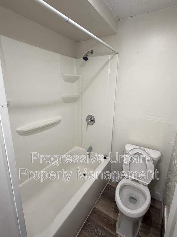 Cleveland Condo: 4609 Behrwald Avenue - Upstairs