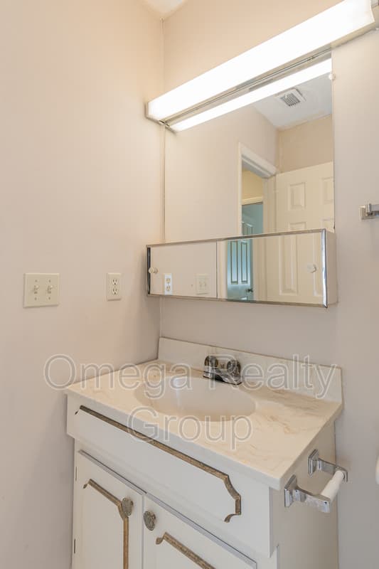 Jasper Condo: 1701 14th Ave E