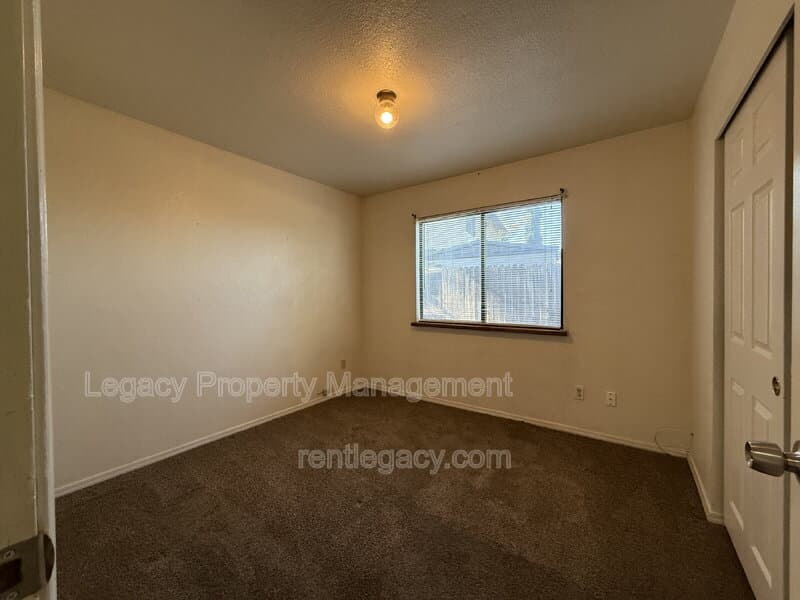 Sacramento House: 10 Gertz Ct