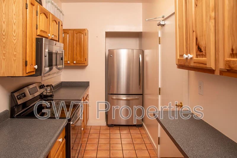 San Francisco House: 319 Ivy Street