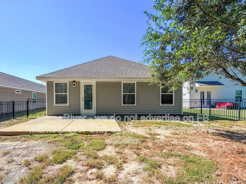 Freeport House: 639 Earl Godwin Rd