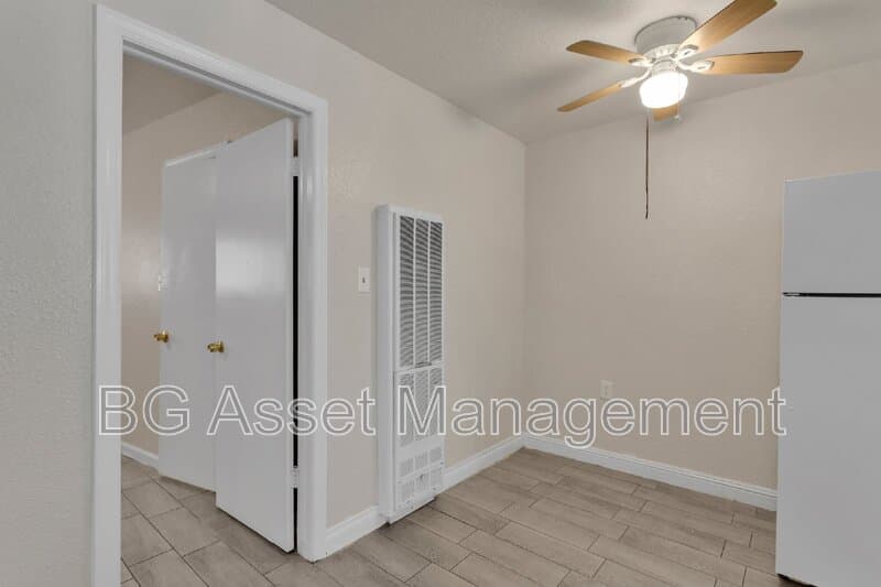 Sacramento Condo: 714 Darina Avenue