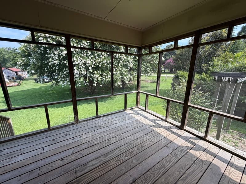 Raleigh House: 6600 Walnut Cove