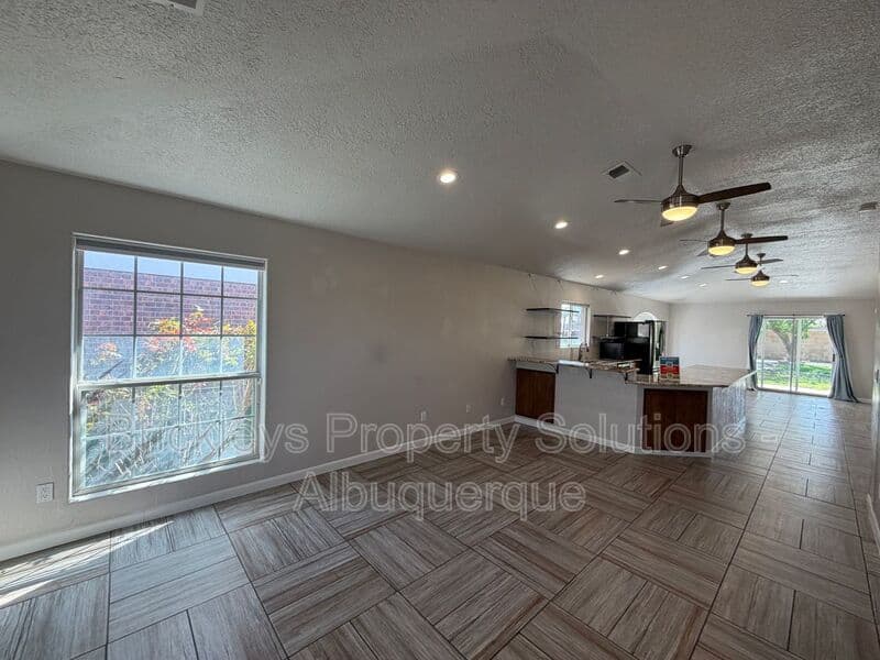 Albuquerque House: 7024 Westford Pl NW