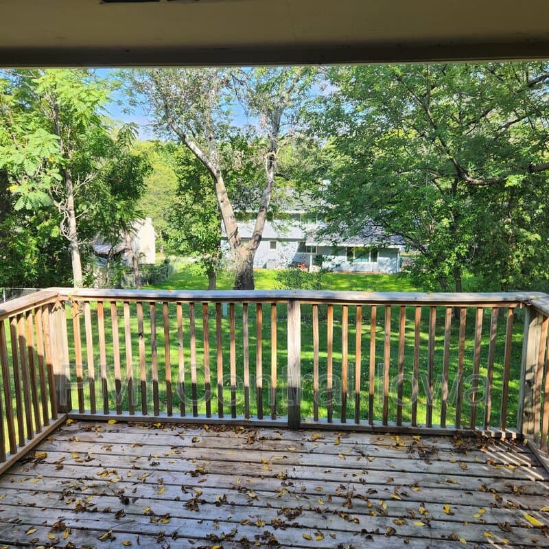 Windsor Heights Condo: 6615 Washington Ave
