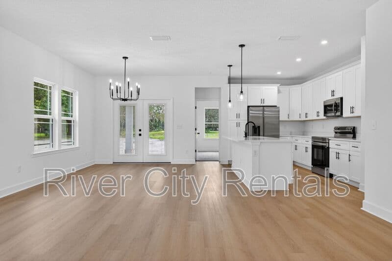 Sanderson House: 9281 Dolphin St