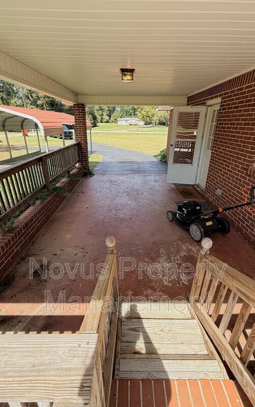 Bowdon House: 611 Mitchell Ave