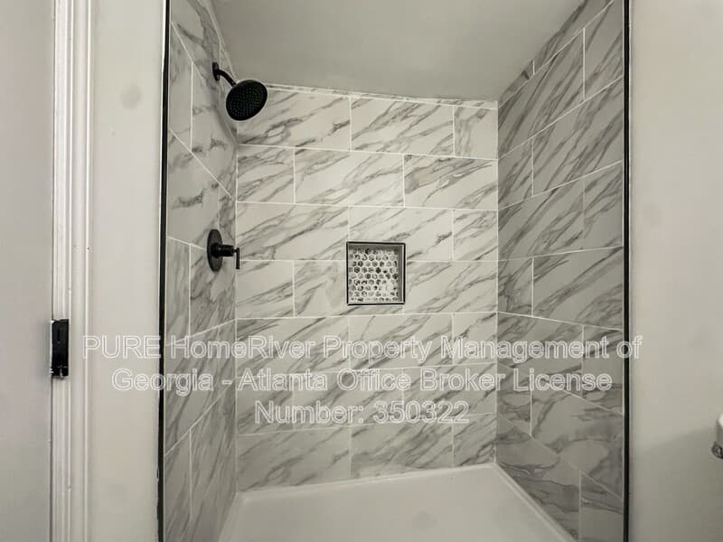 Morrow House: 2313 Poplar St