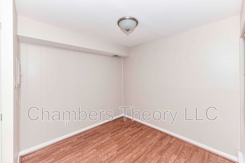 Reston Condo: 11244 Chestnut Grove Sq.
