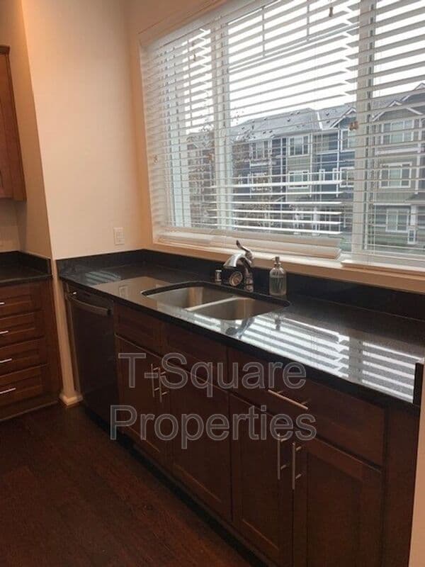 Everett House: 3406 31st Dr