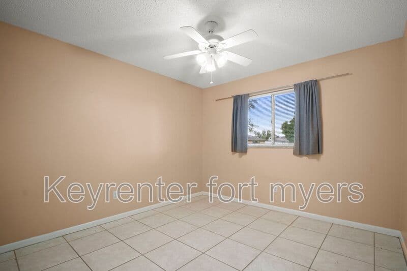 Cape Coral House: 4406 Santa Barbara Blvd