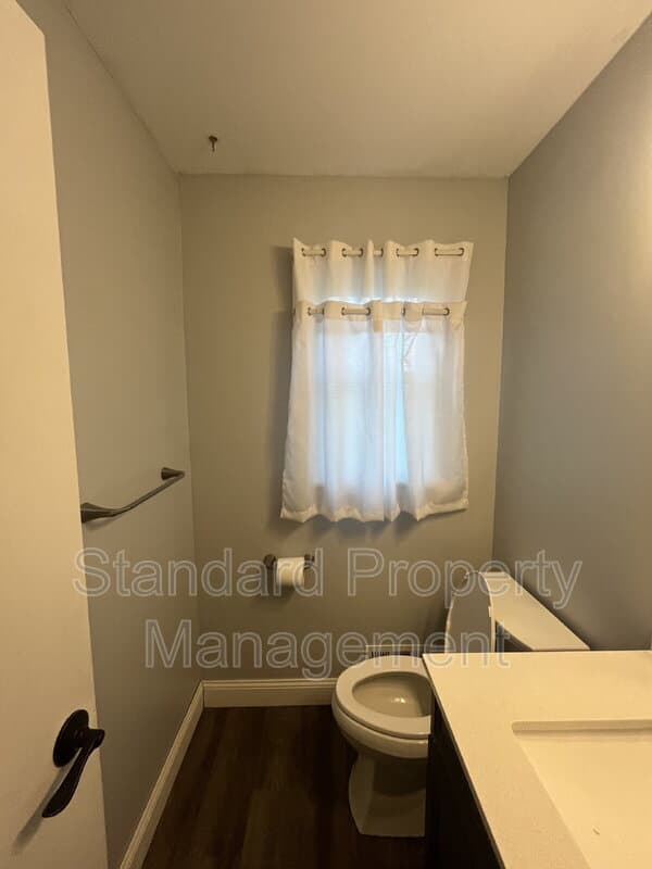 Rochester House: 43 Applewood Drive