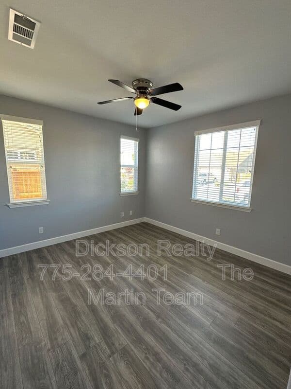 Sparks House: 816 Thacker Pass Dr