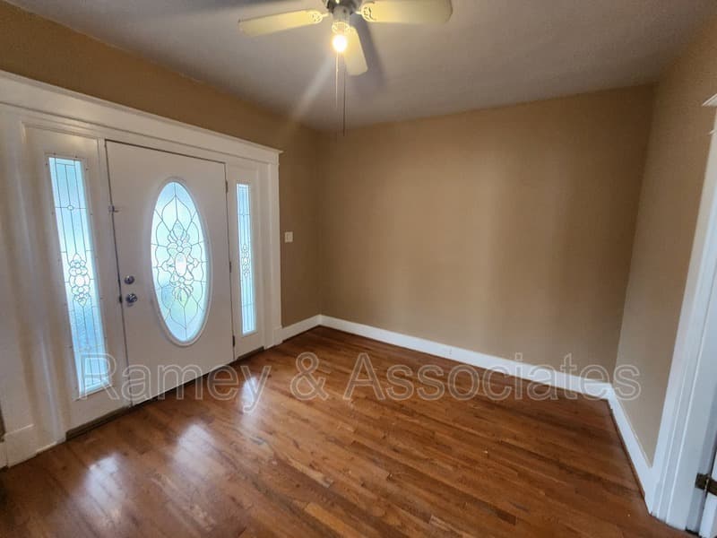 Louisville House: 3635 Taylor Blvd