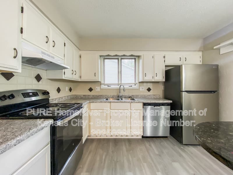 Kansas City House: 8009 N Congress Ave