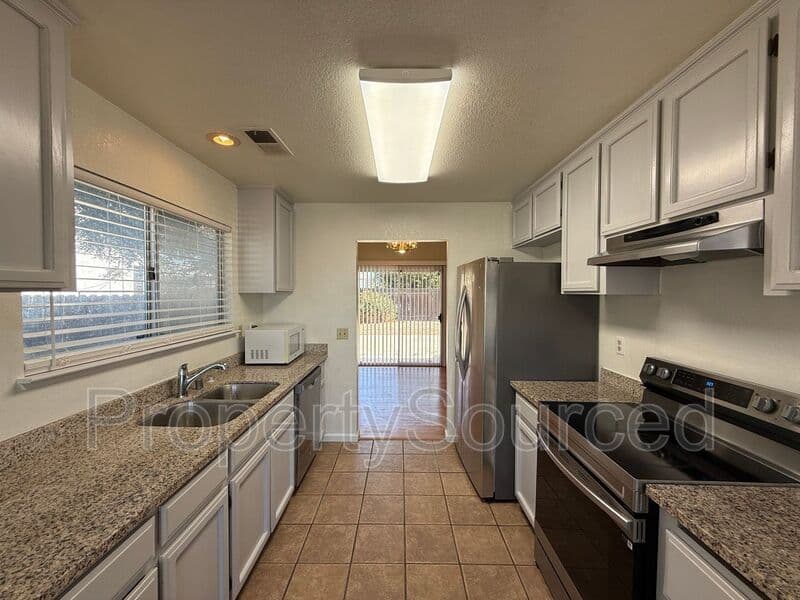Lathrop House: 15050 Hollyhock Ct