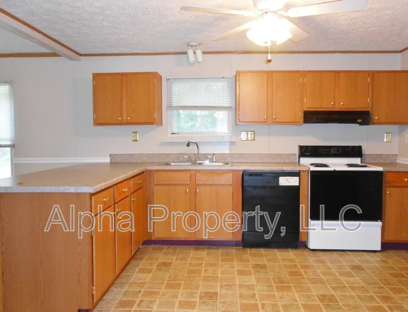 Spartanburg House: 1301 Carolina Country Club Road