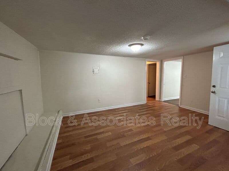 Greensboro House: 3910 Honan Dr