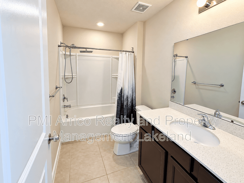 Lakeland House: 5414 Keaton Springs Drive