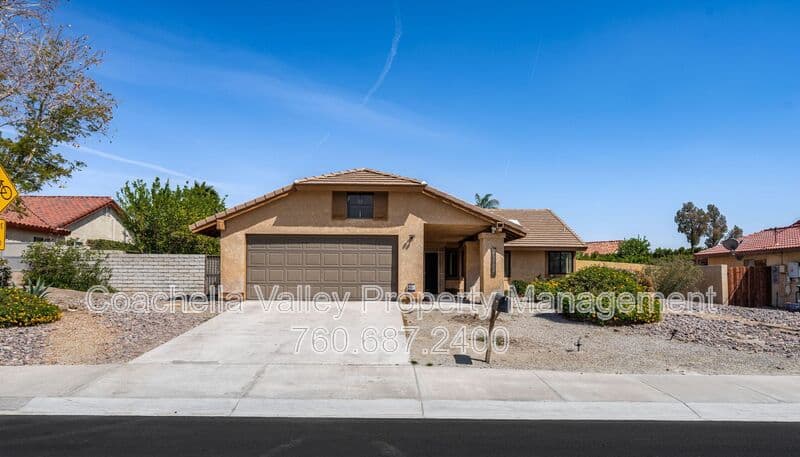 Palm Desert House: 43922 Warner Trail