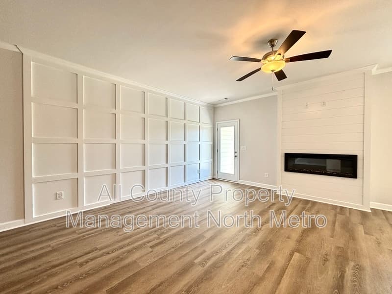 Lula Townhome: 6366 Pine Ridge Point