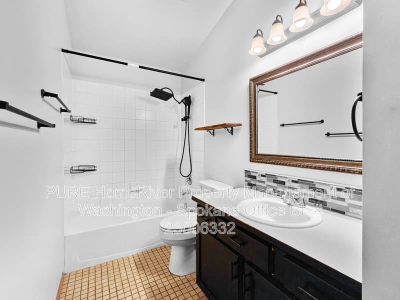 Medical Lake House: 1018 N Lindsay St