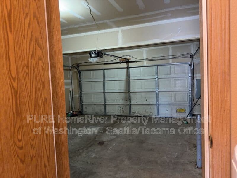 Tacoma House: 126 131st St E