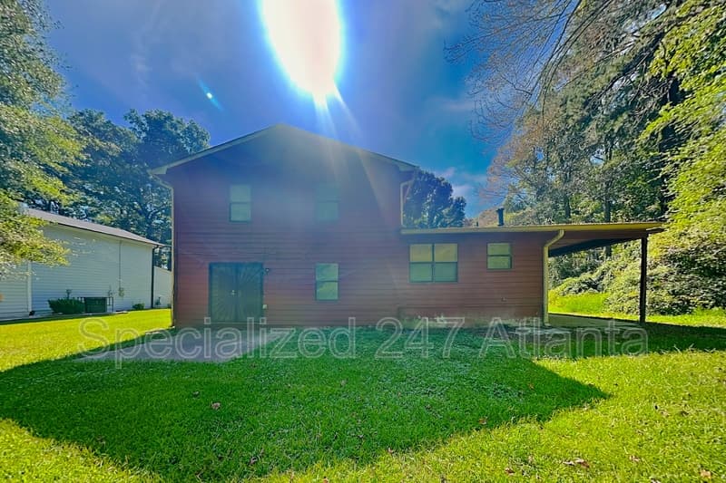 Riverdale House: 6690 Judy Ln