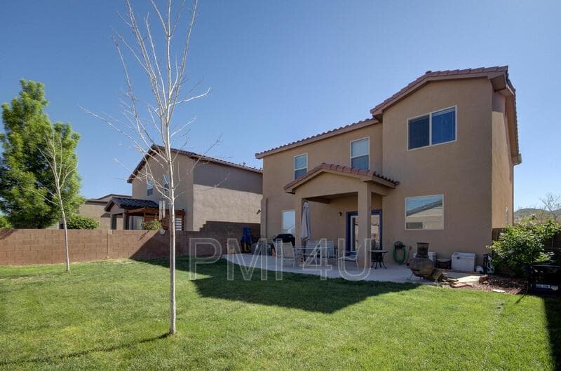 Albuquerque House: 2035 Ferndale DR SE