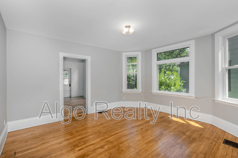 Minneapolis Condo: 3449 Snelling Avenue - Unit 3451